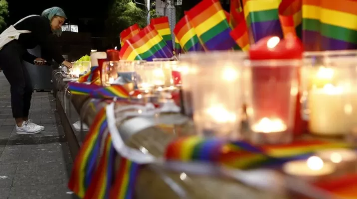 Vigilia por las víctimas de la masacre de Orlando (Vía: Twitter) Vigilia por las víctimas de la masacre de Orlando (Vía: Twitter)
