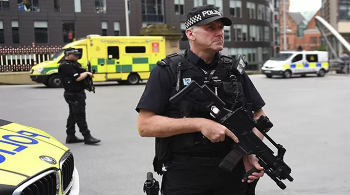 Policía detuvo a tres nuevos sospechosos por atentado terrorista en Mánchester. Foto: EFE Policía detuvo a tres nuevos sospechosos por atentado terrorista en Mánchester. Foto: EFE