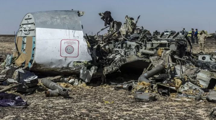 Avión ruso que cayó en Egipto. (Vía: Twitter) Avión ruso que cayó en Egipto. (Vía: Twitter)