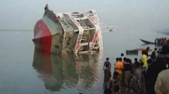 Bangladesh: Al menos 8 muertos en naufragio de un barco con 200 personas Bangladesh: Al menos 8 muertos en naufragio de un barco con 200 personas