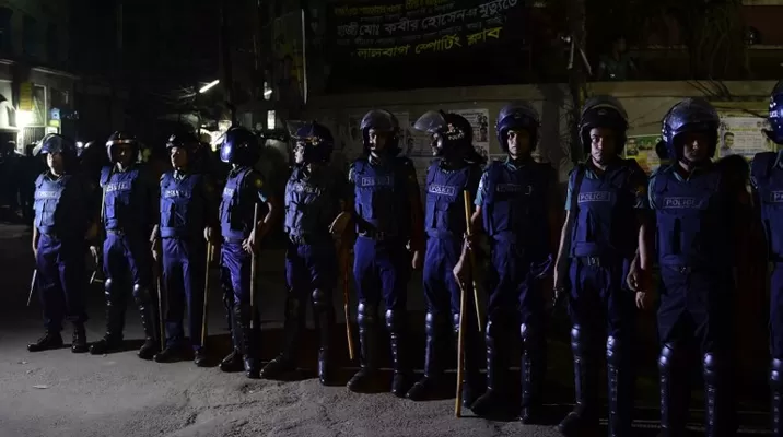 Fuerzas de seguridad en Bangladesh. Foto: AFP Fuerzas de seguridad en Bangladesh. Foto: AFP