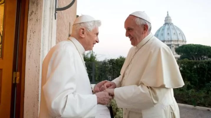 Benedicto XVI estará presente en la canonización de Juan Pablo II y Juan XXIII Benedicto XVI estará presente en la canonización de Juan Pablo II y Juan XXIII