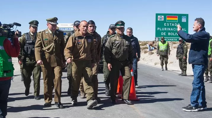 Carabineros que estaban detenidos en Bolivia ya regresaron a Chile. Foto: EFE Carabineros que estaban detenidos en Bolivia ya regresaron a Chile. Foto: EFE