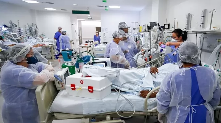 Brasil pide auxilio a la industria médica ante la escasez de insumos para intubar pacientes con COVID-19. Foto referencial: EFE Brasil pide auxilio a la industria médica ante la escasez de insumos para intubar pacientes con COVID-19. Foto referencial: EFE