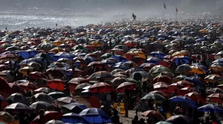 Brasil: Playas llenas en Río de Janeiro pese al coronavirus causan gran preocupación. Foto: EFE Brasil: Playas llenas en Río de Janeiro pese al coronavirus causan gran preocupación. Foto: EFE