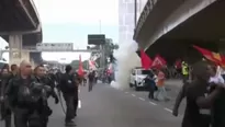 Durante las protestas los manifestantes bloquearon carreteras y hubo enfrentamientos. Foto: Captura Canal N