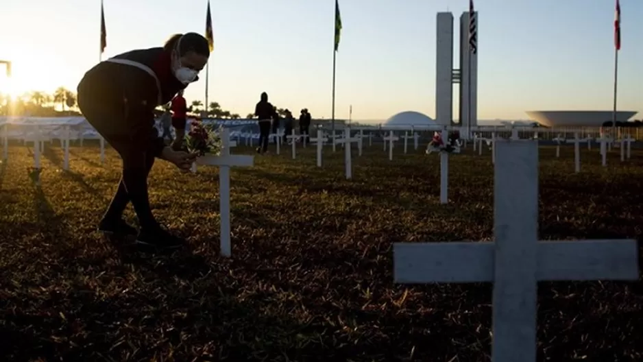 Brasil registra 64 867 muertes causadas por el nuevo coronavirus. Foto: EFE