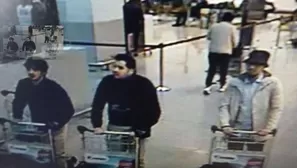 Tres hombres fueron vistos empujando carritos de equipaje en el aeropuerto. (Vía: Twiiter)