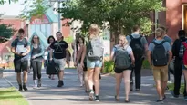 En Nueva Escocia, mientras tanto, la policía investigaba una amenaza de bomba anónima contra tres campus universitarios de la provincia.