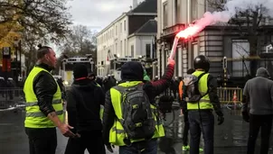 'Chalecos amarillos' en París. Foto: AFP