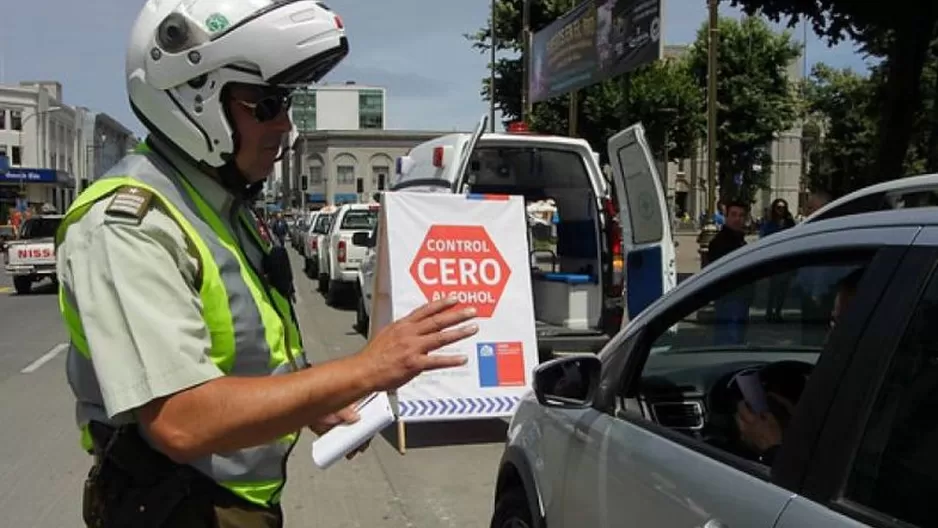 El diplomático circulaba con su vehículo a 123 kilómetros por hora en un tramo de la Autopista del Sol y no tenía licencia de conducir. (Vía: Twitter)