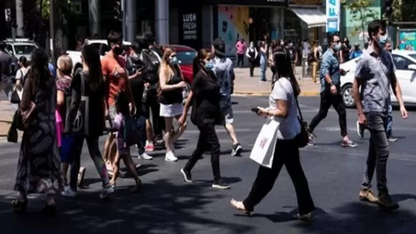 Chile ordena cuarentena total en nueve municipios de Santiago tras alza de contagios de COVID-19. Foto referencial: AFP