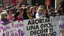 Tribunal Constitucional aprueba aborto terapéutico en Chile. Video: AFP