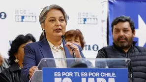 La candidata presidencial chilena Jeannette Jara, de la coalición Unidad por Chile, habla durante una conferencia de prensa en la que abordó temas de seguridad en Santiago, el 3 de noviembre de 2025. (Foto de Raul BRAVO / AFP)