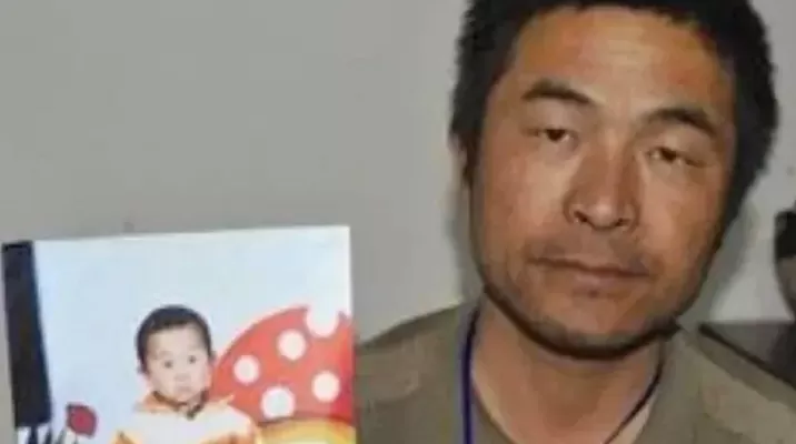 China: Padre se reencuentra con su hijo secuestrado tras buscarlo durante 24 años. Foto: El Universal
