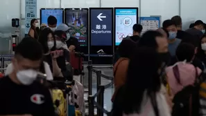 China restringe los viajes al extranjero de sus ciudadanos por la COVID-19. Foto: AFP