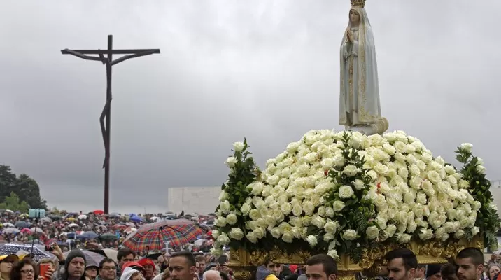 Procesión de la Vírgen de Fátima, en Portugal. Foto: AFP Procesión de la Vírgen de Fátima, en Portugal. Foto: AFP