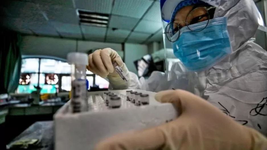 Científicos chinos encuentran coronavirus en semen de pacientes infectados. Foto: AFP