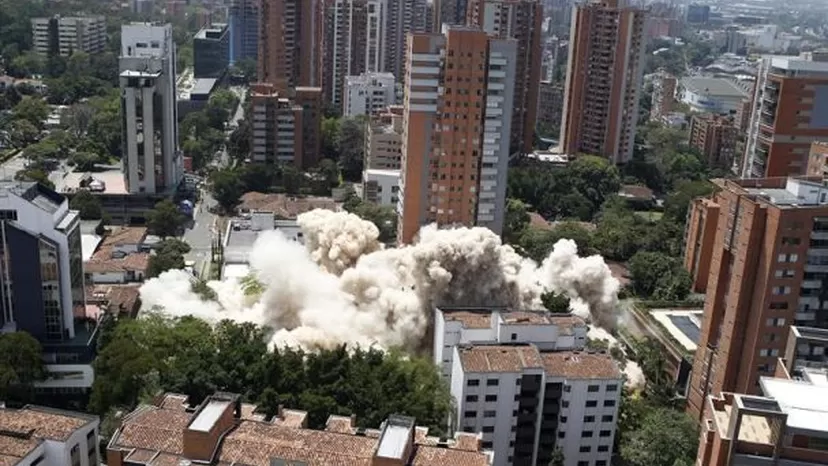 Colombia: el instante en el que el edificio Mónaco de Pablo Escobar es demolido