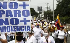 Colombia: Miles marchan vestidos de blanco contra el paro y los bloqueos de rutas - Noticias de bloqueo