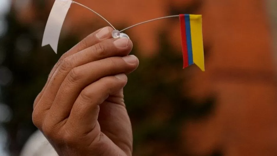 Manifestación a favor del acuerdo de paz en Bogotá. (Vía: AFP)