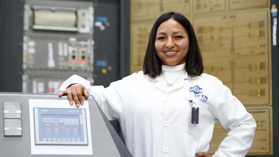 Yaela Beraun Bellido, la primera mujer en operar el reactor nuclear peruano. Foto: Andina