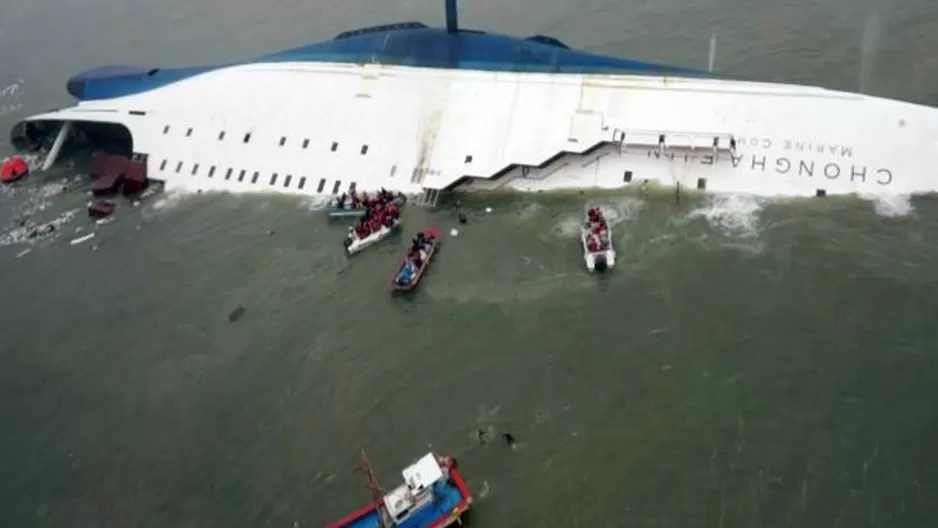 Corea del Sur: Adolescente fue el primero en alertar sobre accidente del ferry