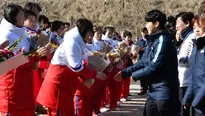 Corea del Sur: atletas norcoreanas fueron recibidas para JJOO. Video y foto: AFP