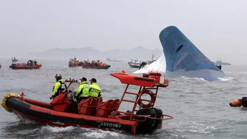 Corea del Sur espera completar rescate de cuerpos del ferri hundido el sábado