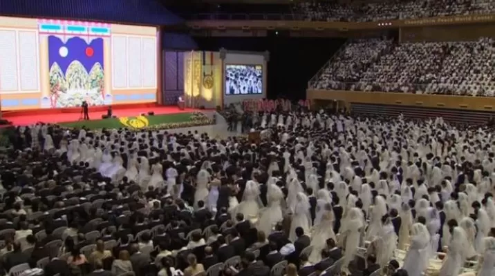 Corea del Sur: tres mil 800 parejas se casan en boda masiva Corea del Sur: tres mil 800 parejas se casan en boda masiva