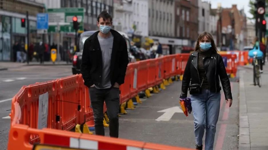 Los trabajadores menos calificados corren un mayor riesgo de morir por coronavirus. Foto: AFP