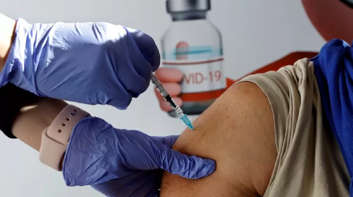 COVID-19: El mundo ya administró más de 100 millones de dosis de vacunas contra el coronavirus. Foto: AFP COVID-19: El mundo ya administró más de 100 millones de dosis de vacunas contra el coronavirus. Foto: AFP
