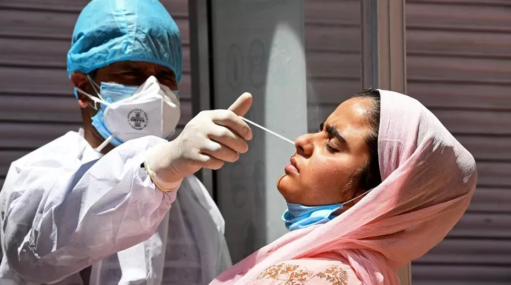 COVID-19: Variante india del coronavirus es hasta un 50% más transmisible que la británica, según estudio. Foto referencial: AFP COVID-19: Variante india del coronavirus es hasta un 50% más transmisible que la británica, según estudio. Foto referencial: AFP