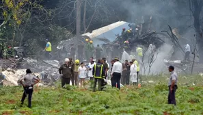 Avión se estrella con 110 personas en Cuba, sobreviven tres. Video: AFP