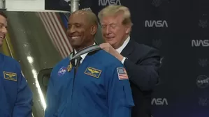 El presidente Donald Trump entregó la Medalla de Honor Espacial a los cuatro tripulantes de Artemis II en el Centro Espacial Johnson en Houston. Video: Canal N