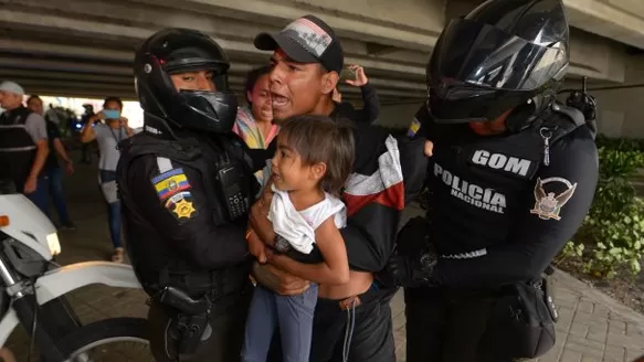 Ecuador: desalojan a 200 venezolanos tras conflictos por espacio público. Foto: EFE