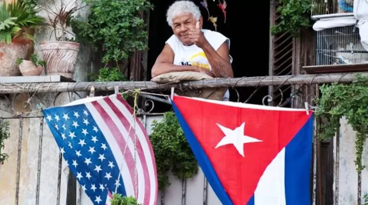 Cubanos volverán a usar dólares de Estados Unidos tras acuerdo bilateral. Foto: AFP. Cubanos volverán a usar dólares de Estados Unidos tras acuerdo bilateral. Foto: AFP.