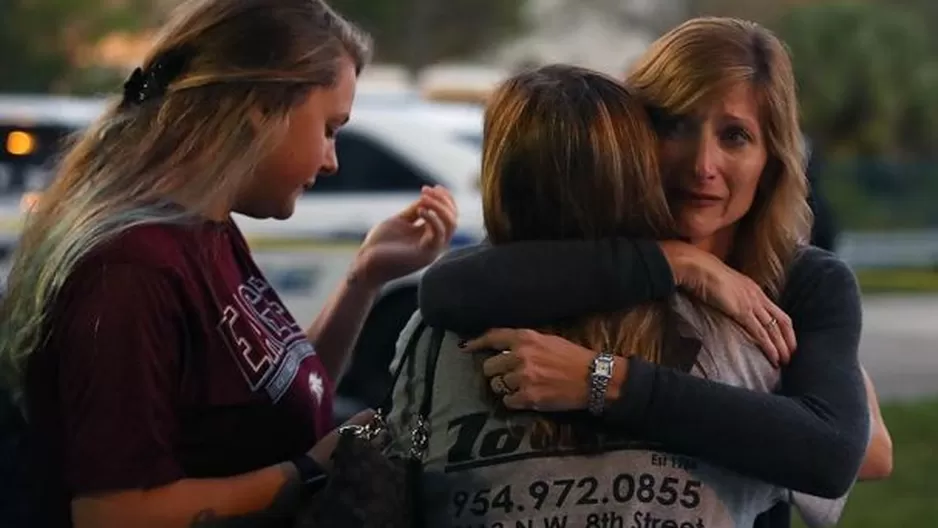 El estudiante no fue identificado por la policía de Estados Unidos, pero el diario aseguró que era un joven de unos 15 o 16 años que aún cursaba estudios en la escuela Marjory Stoneman Douglas. Foto: AFP