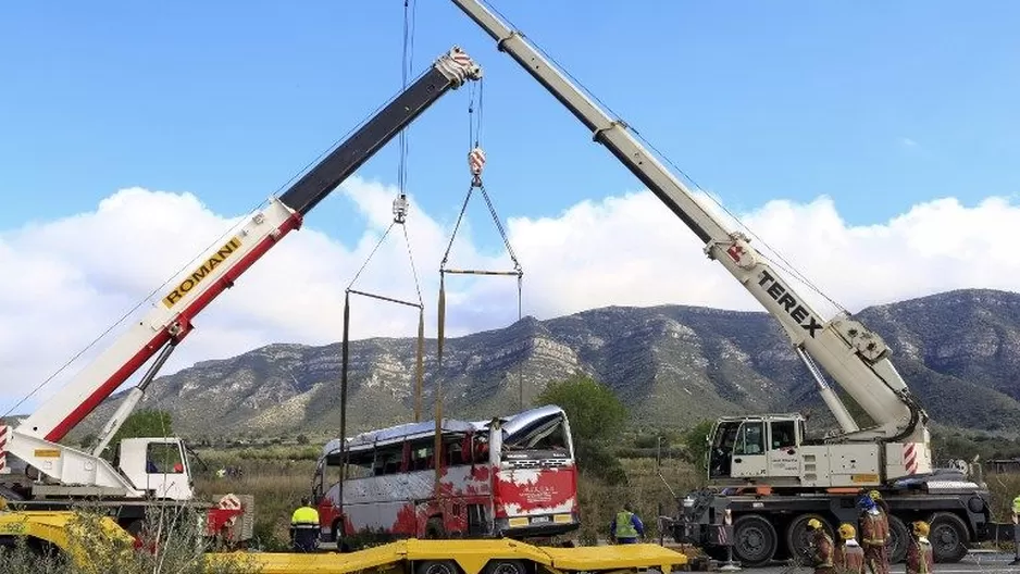 El autobús ocupaba el último lugar de una caravana de cinco vehículos / Foto: AFP