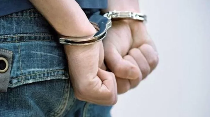 España: Adolescente fue detenido por asesinar a su familia tras disputa por malas notas España: Adolescente fue detenido por asesinar a su familia tras disputa por malas notas