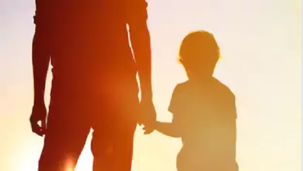 España autoriza breves salidas a niños menores de 14 años acompañados de un adulto