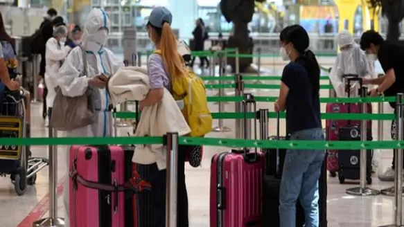 España extiende exigencia de PCR negativa para ingresar a peruanos y a viajeros de otros 12 países latinoamericanos. Foto: AFP referencial