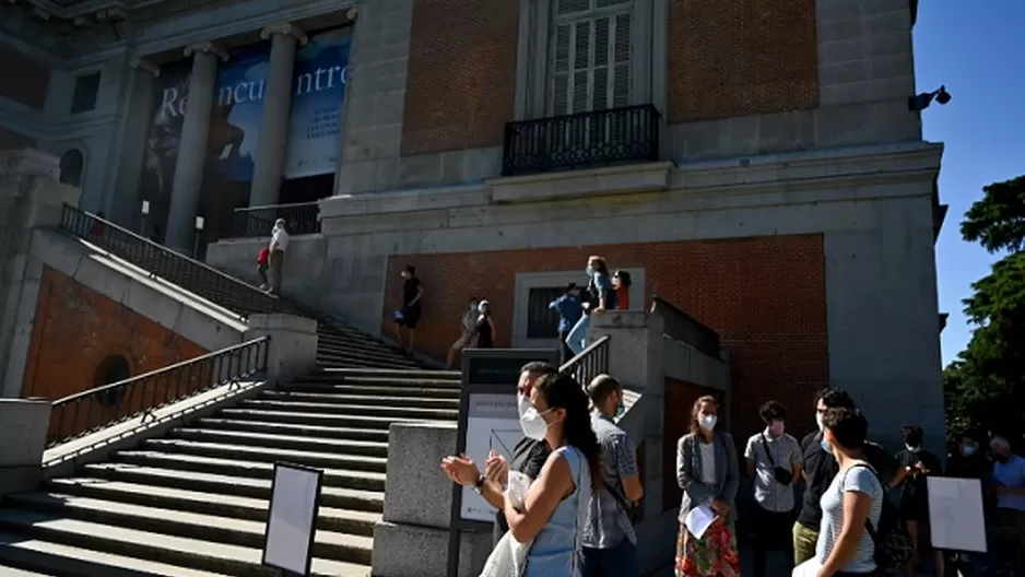 España impone la mascarilla obligatoria hasta derrotar "definitivamente" al coronavirus. Foto: AFP