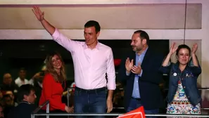 Pedro Sánchez celebra la victoria del PSOE y se abre a pactos con todas las fuerzas. Foto: AFP