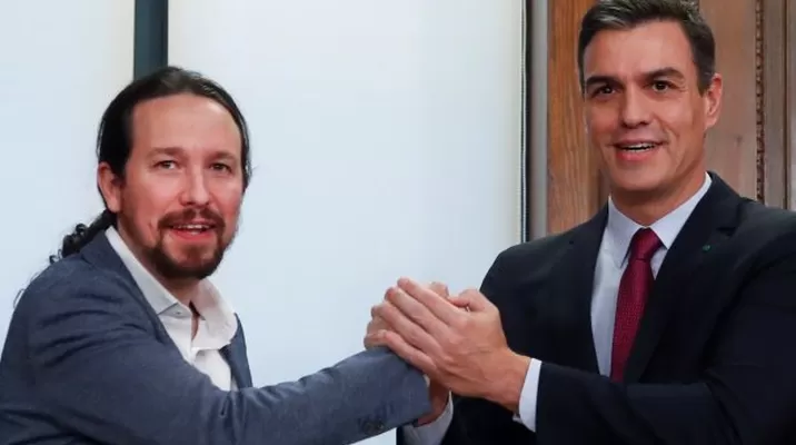 Pedro Sánchez y Pablo Iglesias firmaron acuerdo para un Gobierno de coalición en España. Foto: EFE Pedro Sánchez y Pablo Iglesias firmaron acuerdo para un Gobierno de coalición en España. Foto: EFE