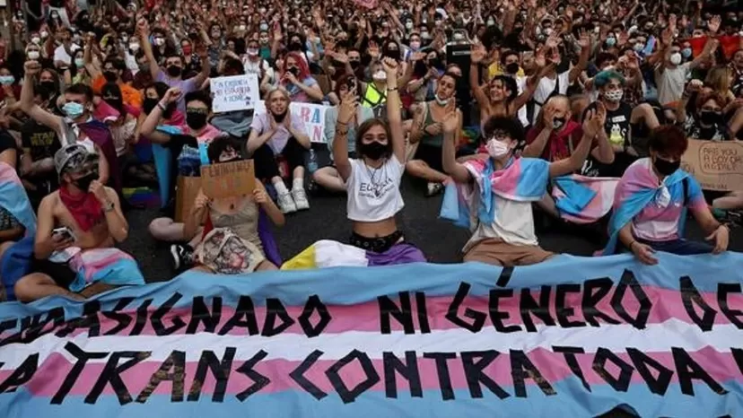 España permitirá cambiar de sexo en el registro civil a partir de los 14 años con solo la voluntad