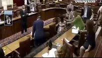 España: Una rata irrumpe en el Parlamento de Andalucía y genera pánico entre los diputados. Foto: Captura Canal N