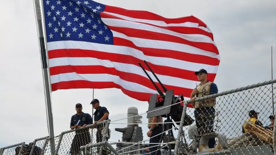 El destructor de misiles guiados USS Gravely llega a la estación naval Key West. (Vía: AFP)