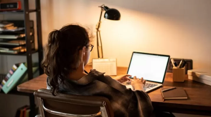 Estados Unidos desiste de retirar visas a universitarios extranjeros que sigan estudios en línea. Foto: iStock Estados Unidos desiste de retirar visas a universitarios extranjeros que sigan estudios en línea. Foto: iStock