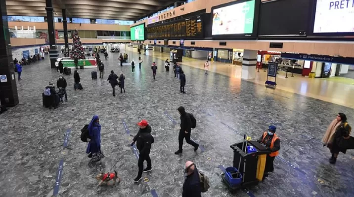 Estados Unidos exigirá a partir del lunes una prueba negativa de COVID-19 a quienes lleguen desde Reino Unido. Foto: EFE referencial Estados Unidos exigirá a partir del lunes una prueba negativa de COVID-19 a quienes lleguen desde Reino Unido. Foto: EFE referencial